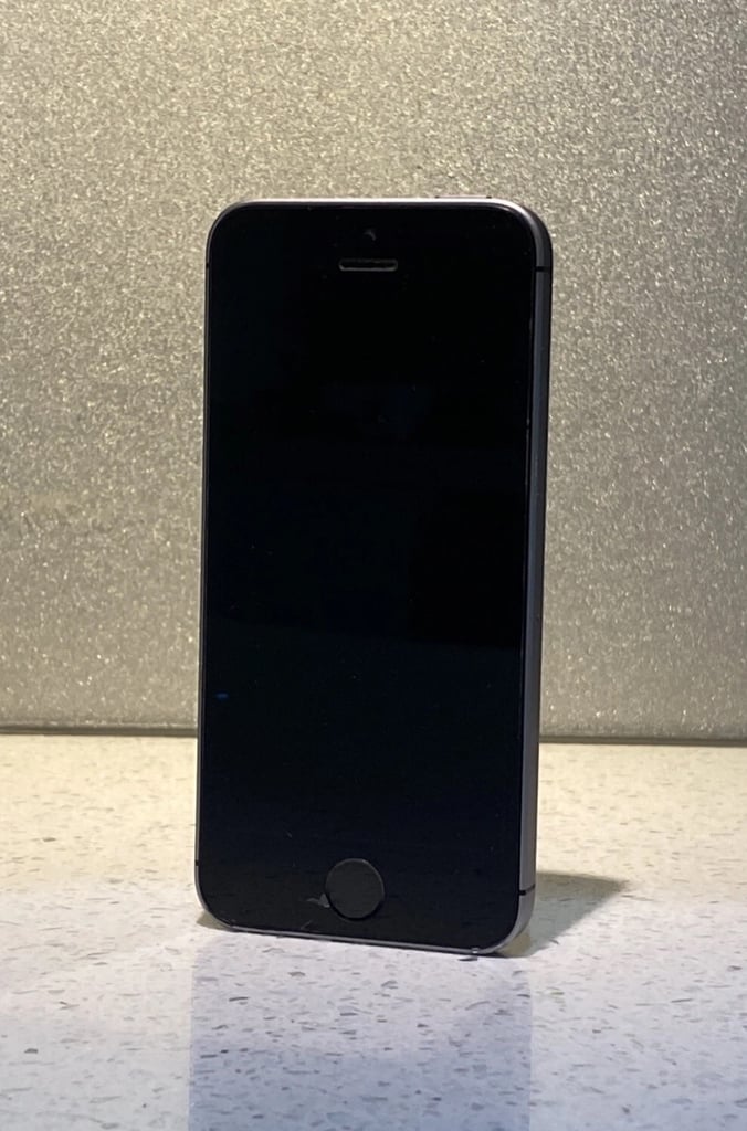 image for VGC Apple iPhone SE 64GB Black (Unlocked to all network 100% Battery)