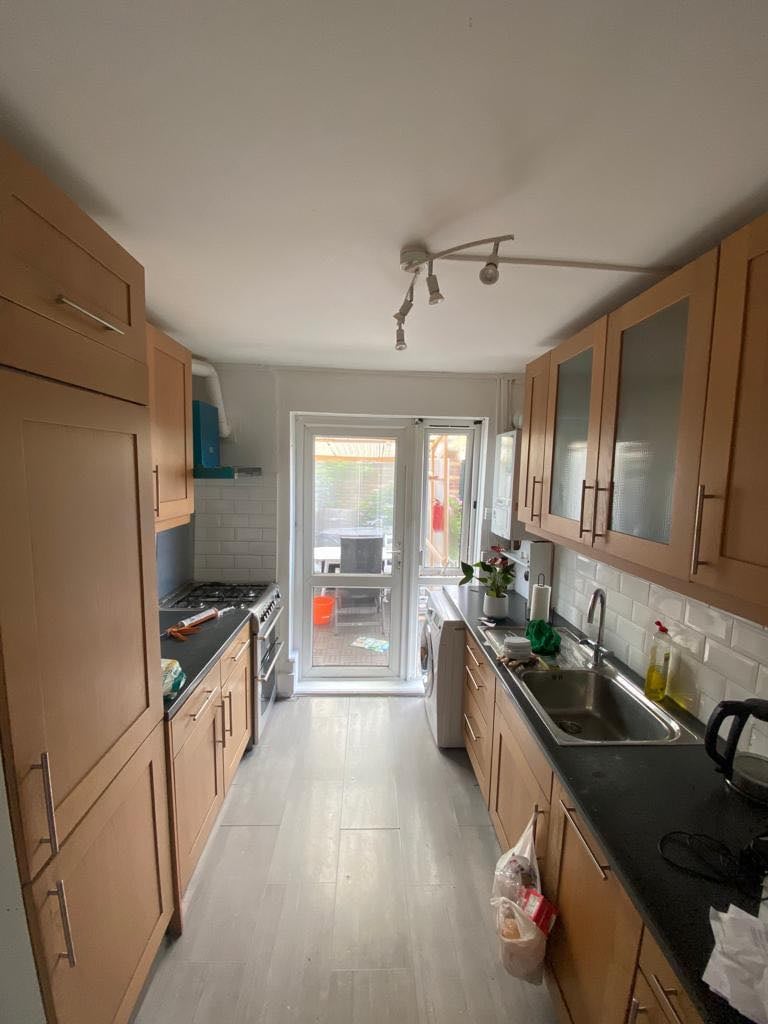 Fantastic Room in Stockwell Station!!!