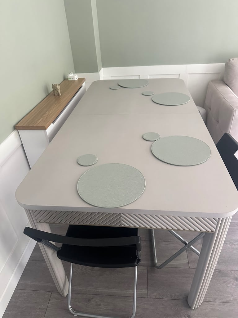Dining Room Table (1 month old - like new)