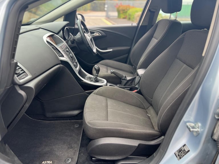 2014 Vauxhall Astra 1.7 CDTi ecoFLEX SRi Euro 5 5dr HATCHBACK Diesel Manual