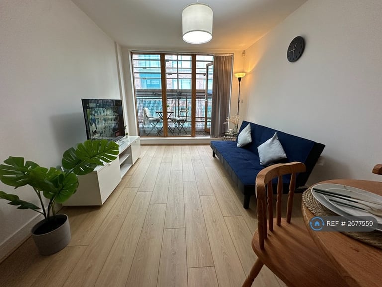 1 bedroom flat in Dyche Street, Manchester, M4 (1 bed) (#2677559)