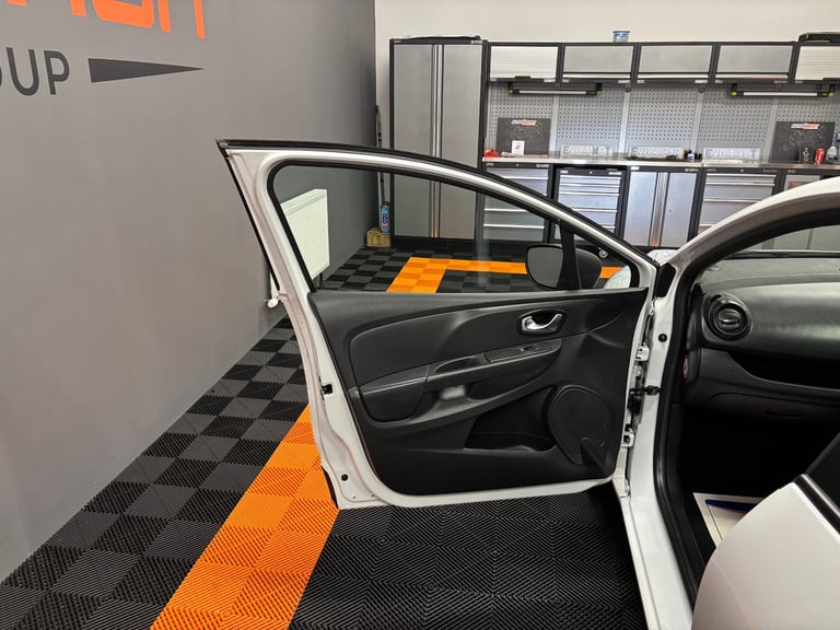 2016 Renault Clio 1.2 16V Play 5dr HATCHBACK Petrol Manual