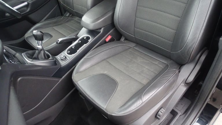 FORD KUGA 2.0 TDCi Titanium Black Manual Diesel 2015