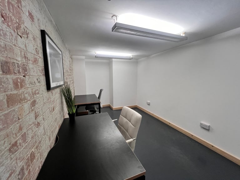 Creative Space | Music Studio | Beauty Room | Workspace | Commercial Unit in Hackney Central E8