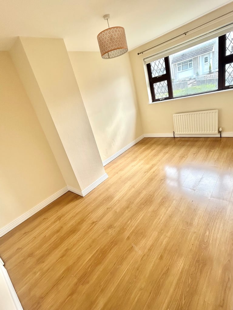 3 Bed House to Rent in Newry - Garden & Parking - Excellent Area