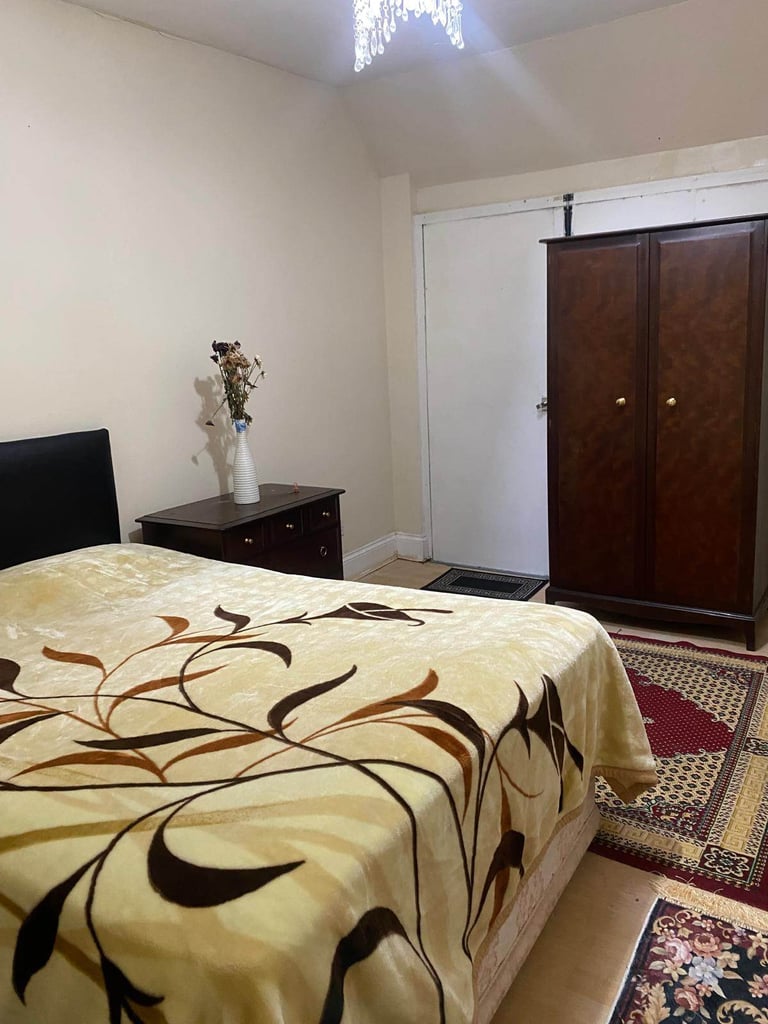 Double bedroom semi-detached house to rent Florida Road, Thornton Heath CR7