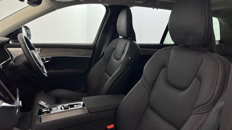 2025 Volvo XC90 Ultra, T8 AWD Plug-in hybrid, Dark, 7 Seats (BLIS, Panoramic Sunroof) Estate Petr...