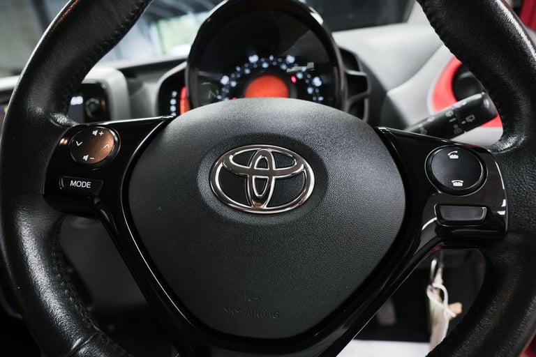  Toyota AYGO 1.0 VVT-i x-play x-shift Euro 6 5dr Petrol Automatic