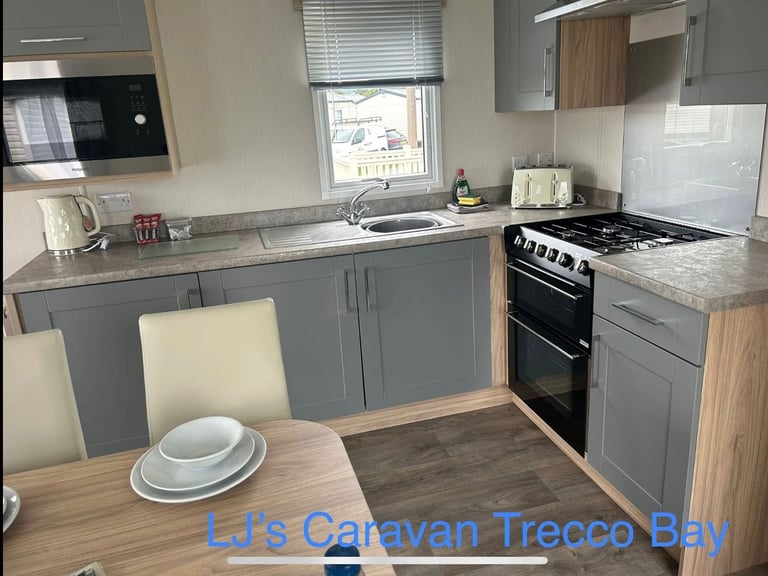 3 bedroom caravan for hire Trecco bay 