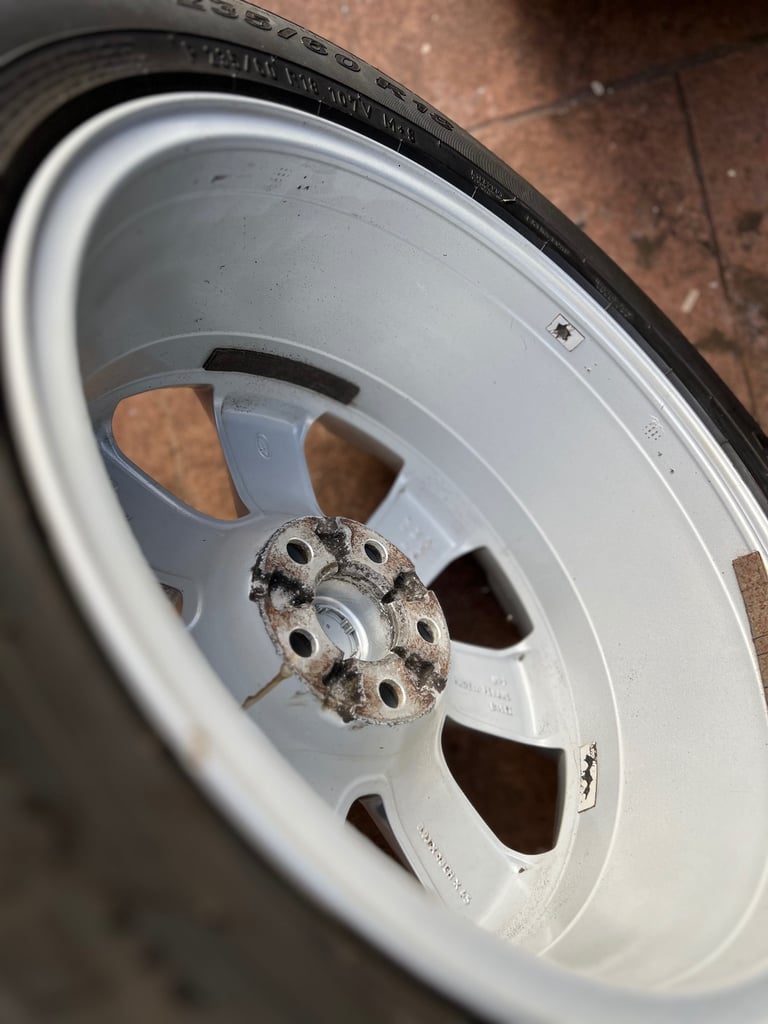 Land Rover alloys