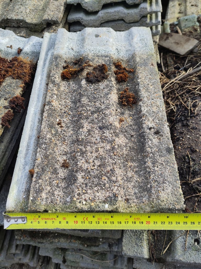 Reclaimed Barnstaple concrete roof tiles