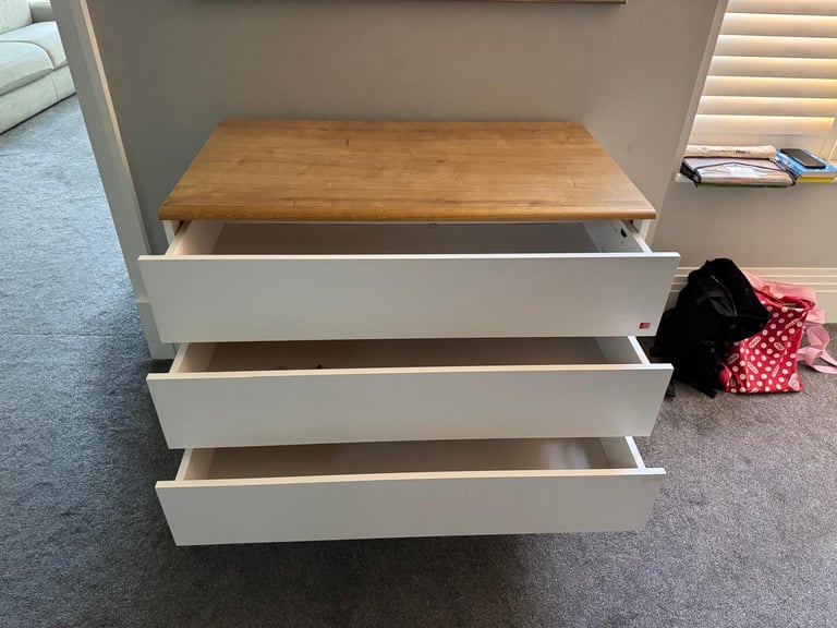 FREE DELIVERY WHITE & OAK CHEST OF 3 DRAWERS GREAT CONDITION