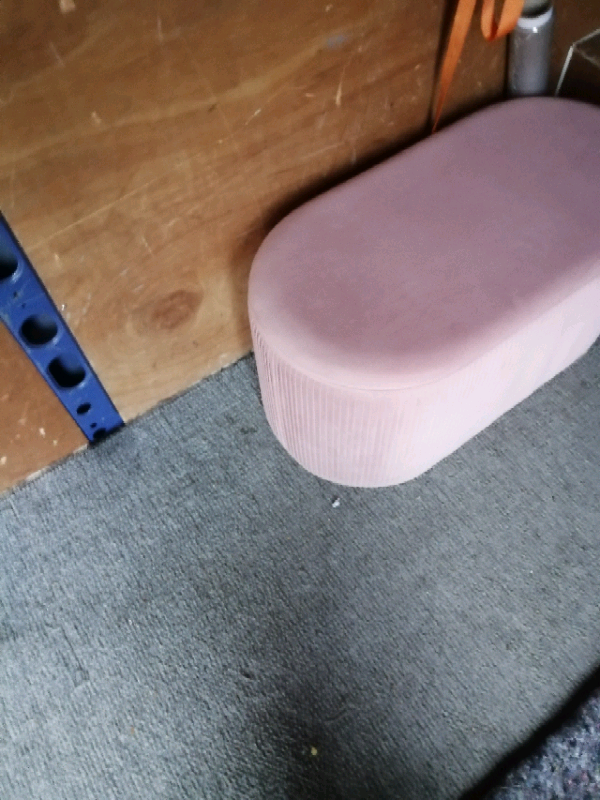 Pink ottamen 