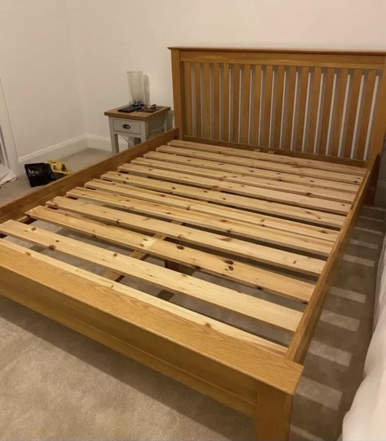 Devon Oak double bed frame, 2 bedside tables & dresser