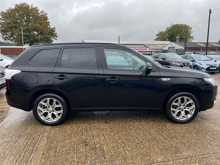 Mitsubishi Outlander 2.0h 12kWh GX3h CVT 4WD Euro 5 (s/s) 5dr Petrol/Electric Hybrid Automatic