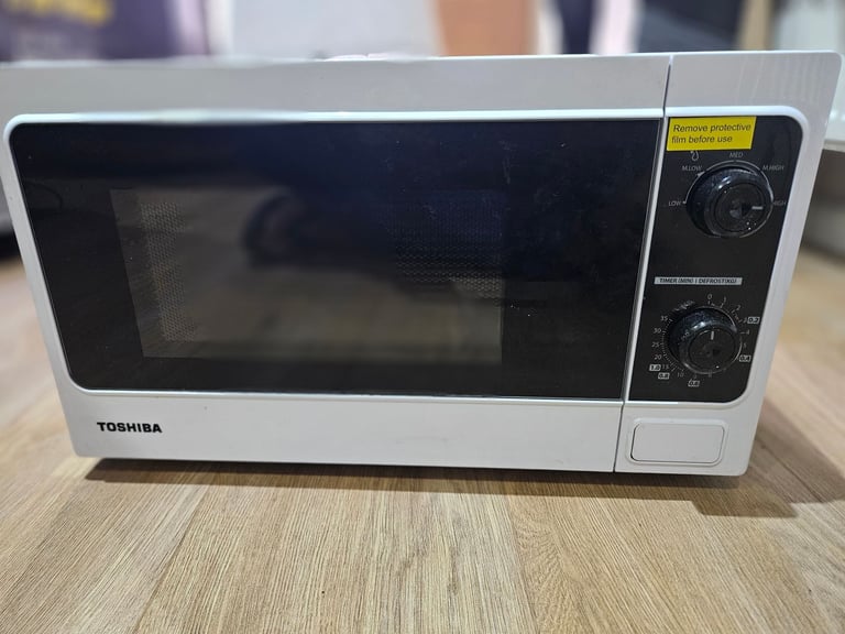 TOSHIBA 20 Liter 800W Manual Control Solo Small Microwave - B13