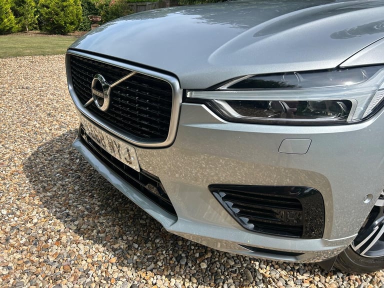 VOLVO XC60 2.0 R-Design T8 Twin Engine AWD 2018