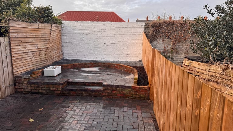 Newly renovated 2-Bedroom terraced home near City Center 