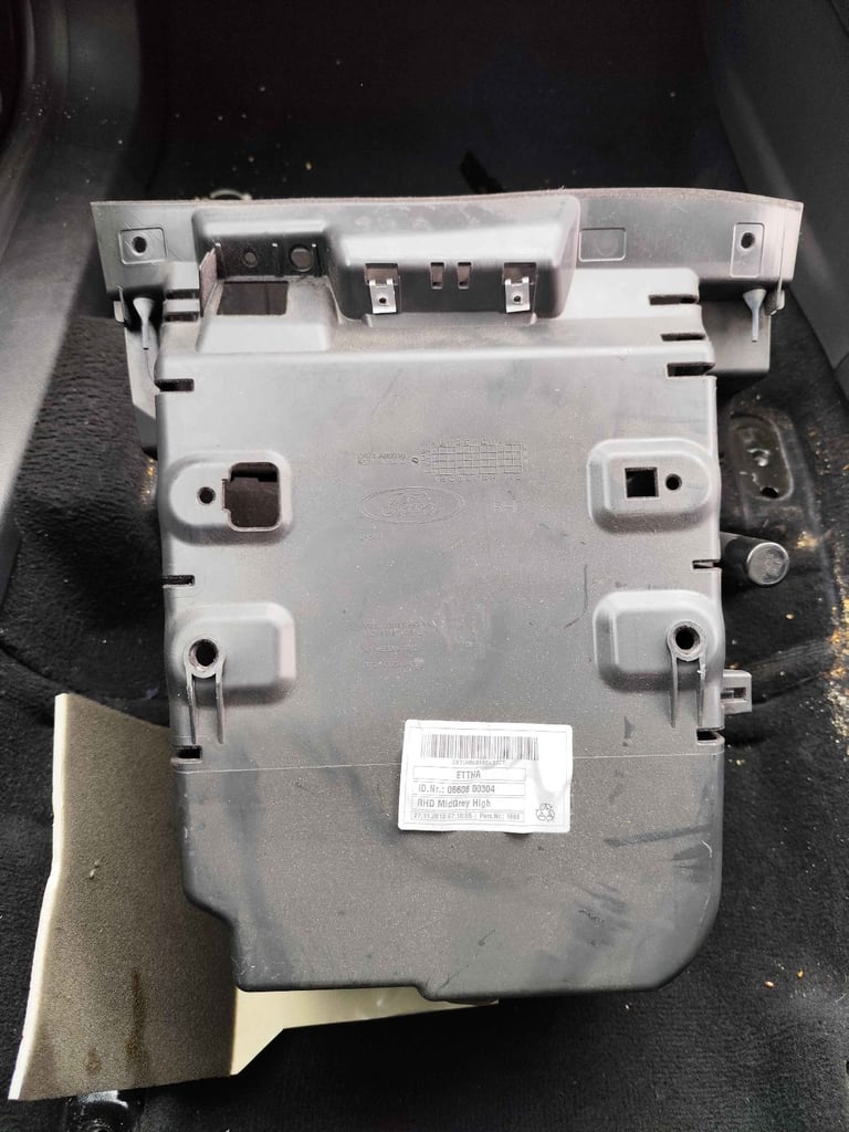Ford Mondeo  Dashboard Glove Box Compartment 7S71A06010DJ £10