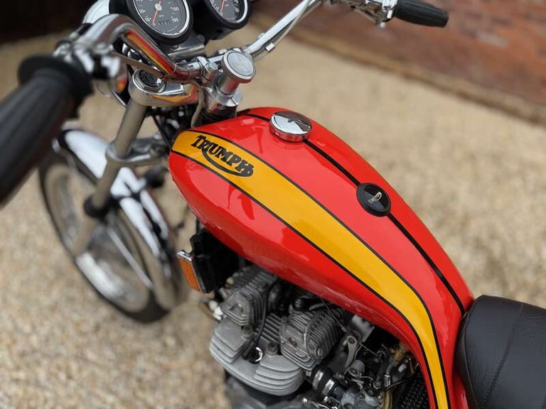 2004 Triumph X-75 HURRICANE PETROL Manual
