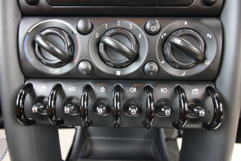 2008 MINI Convertible 1.6 Cooper Sidewalk 2dr CONVERTIBLE Petrol Manual