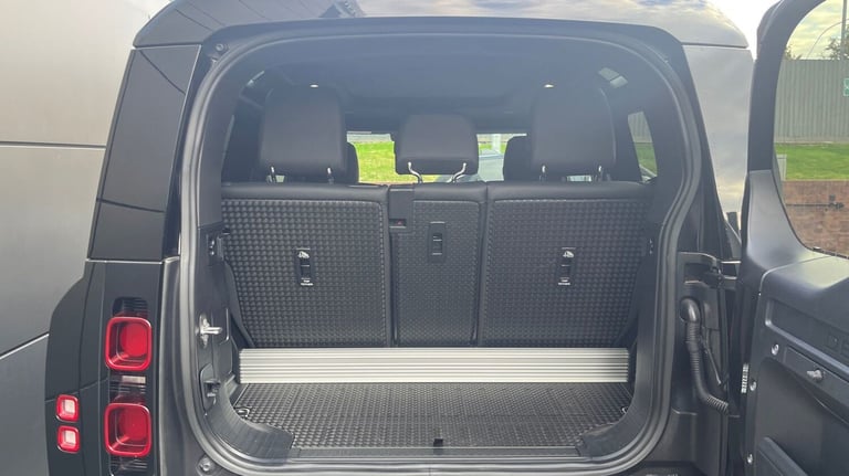 2022 Land Rover Defender Diesel Estate 3.0 D250 X-Dynamic SE 90 3dr Auto SUV Diesel Automatic