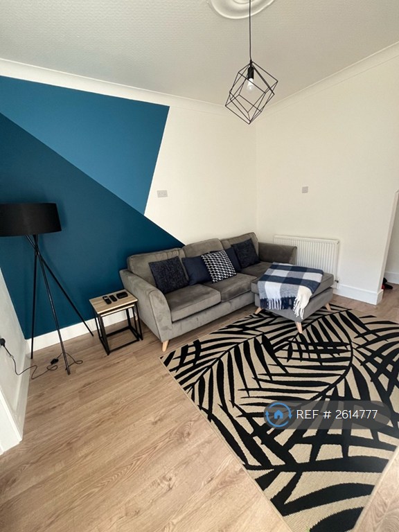 3 bedroom house in Edward Street, Cleethorpes, DN35 (3 bed) (#2614777)