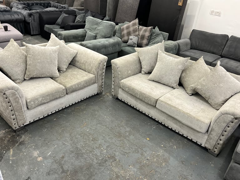 image for Silver/Cream 3&2 Sofa Set-Can Deliver