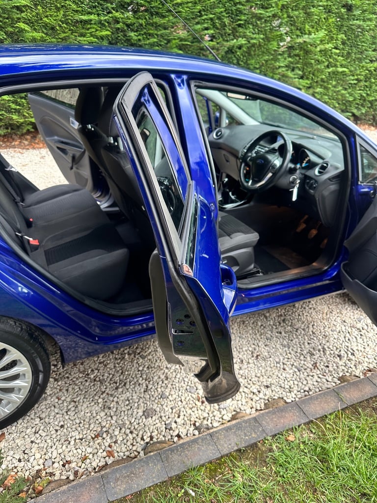 2015 Ford Fiesta 1.0 EcoBoost 125 Titanium 5dr HATCHBACK Petrol Manual