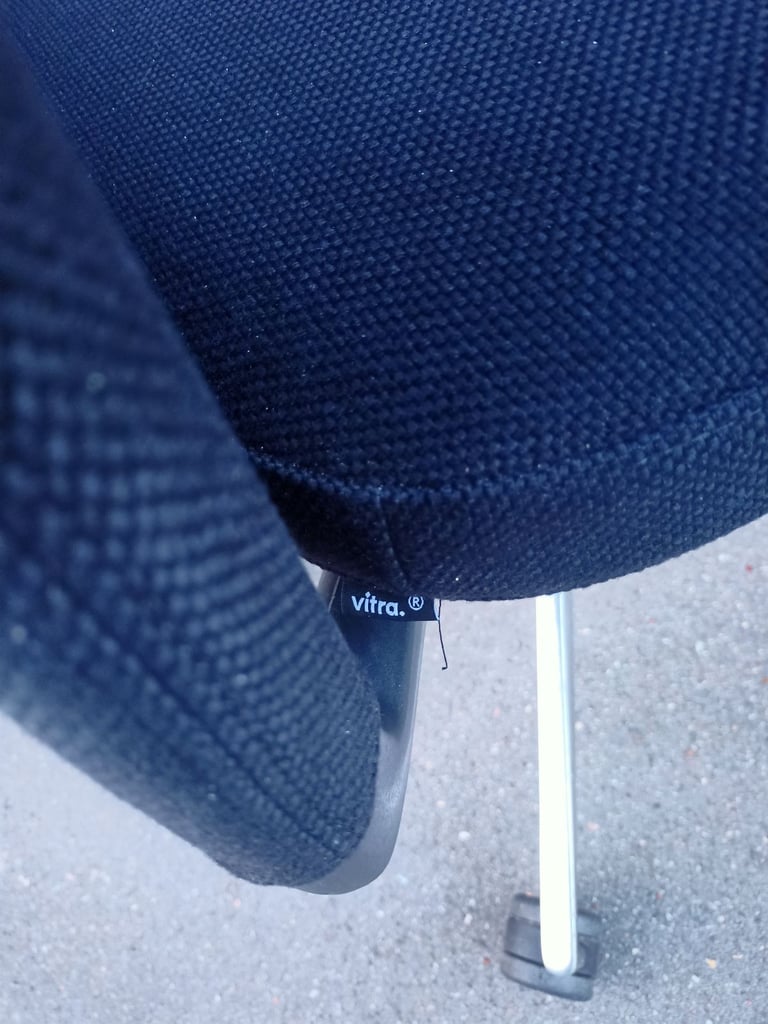 Fully functional as new Vitra  office / desk chair