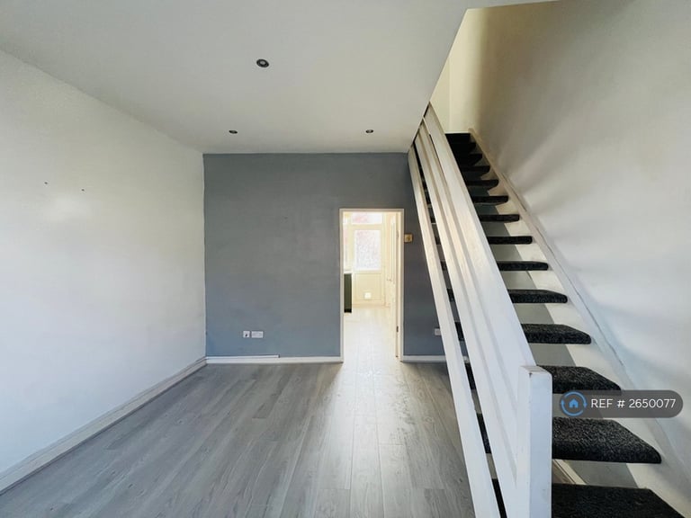 2 bedroom house in Astley Street, Manchester, SK16 (2 bed) (#2650077)