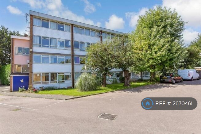 2 bedroom flat in Hainault, Essex, IG6 (2 bed) (#2670461)