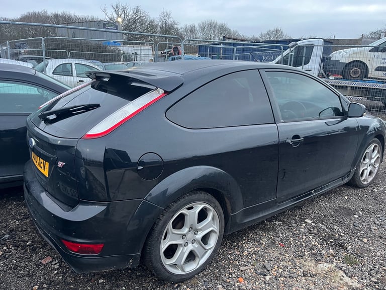 Ford focus mk2.5 2 door 2010 black BREAKING FOR PARTS 