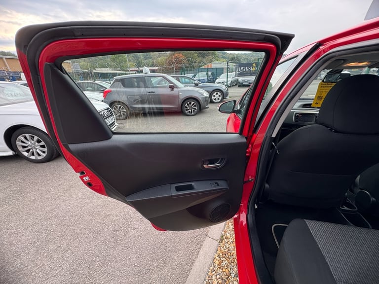 2014 Toyota Yaris 1.33 VVT-i Icon+ 5dr HATCHBACK Petrol Manual