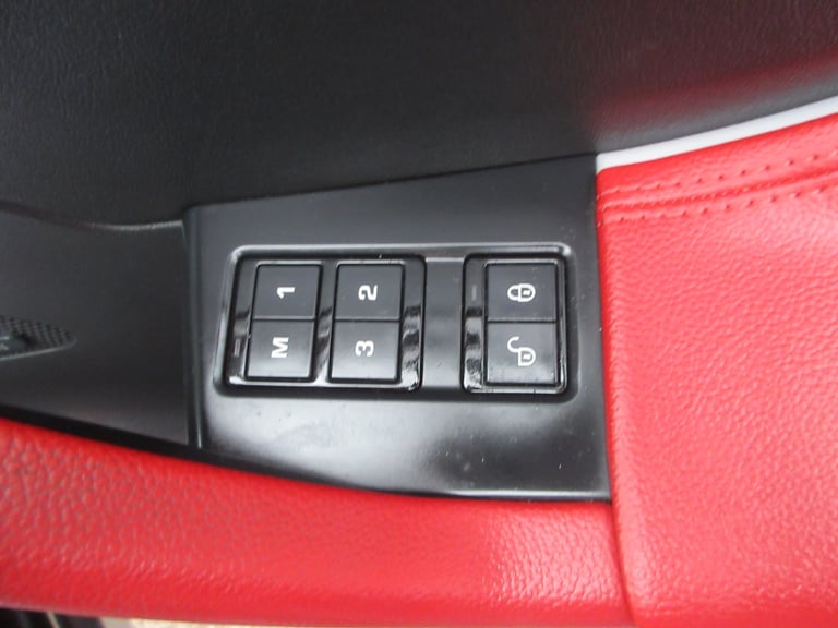 2017 Jaguar F-Pace 2.0d R-Sport 5dr Auto AWD ESTATE Diesel Automatic