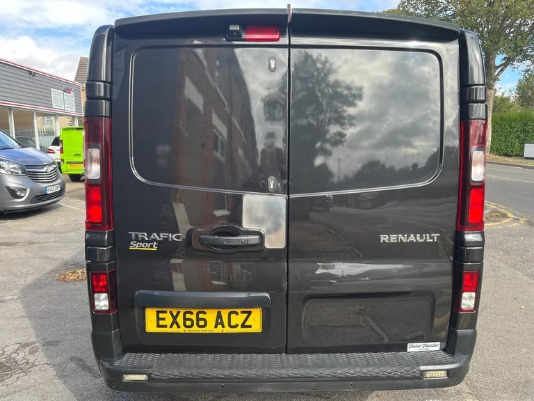 Renault Trafic LL29 ENERGY dCi 145 Sport Nav 5 Seat Crew Van DIESEL 2016/66
