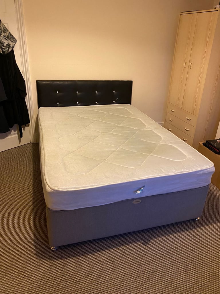 Double storage bed with mattress for £125(we can deliver)
