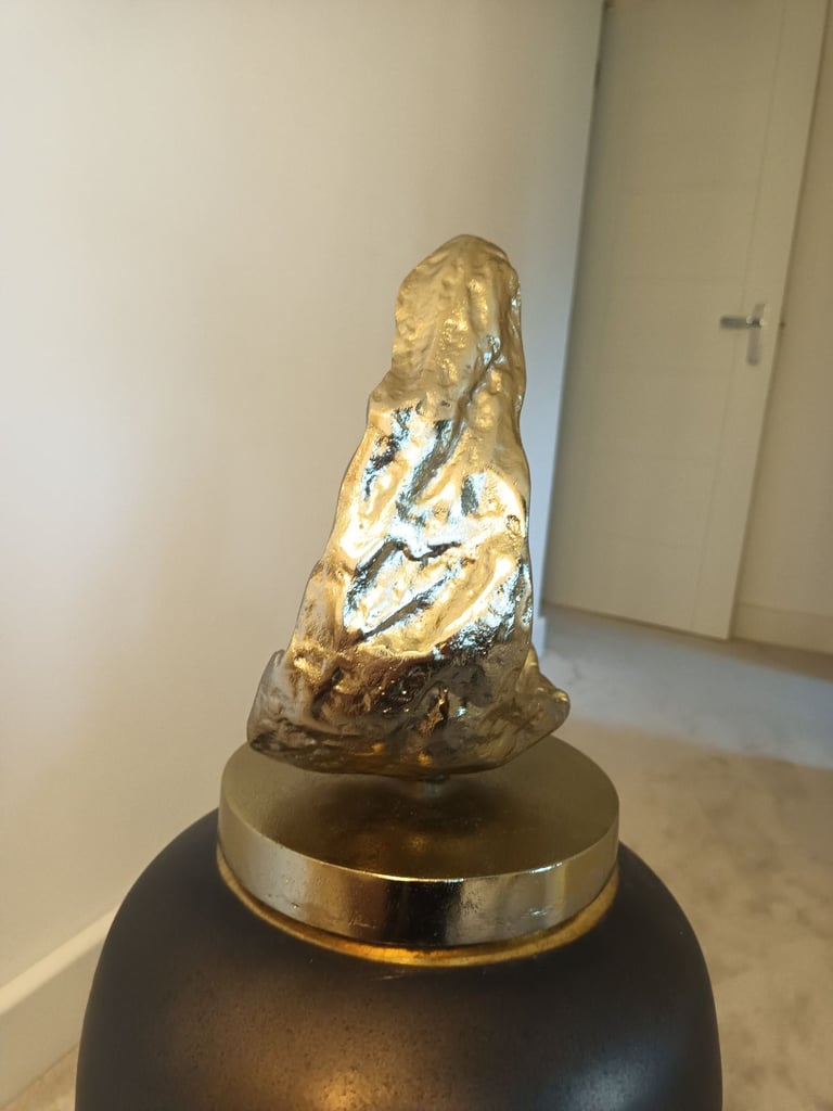 Large decorative/ornamental vase