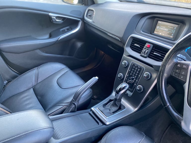 2014 Volvo V40 D2 Cross Country Lux 5dr Powershift HATCHBACK Diesel Automatic