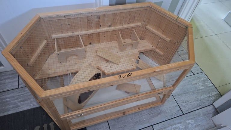 Paw hut wooden cage 