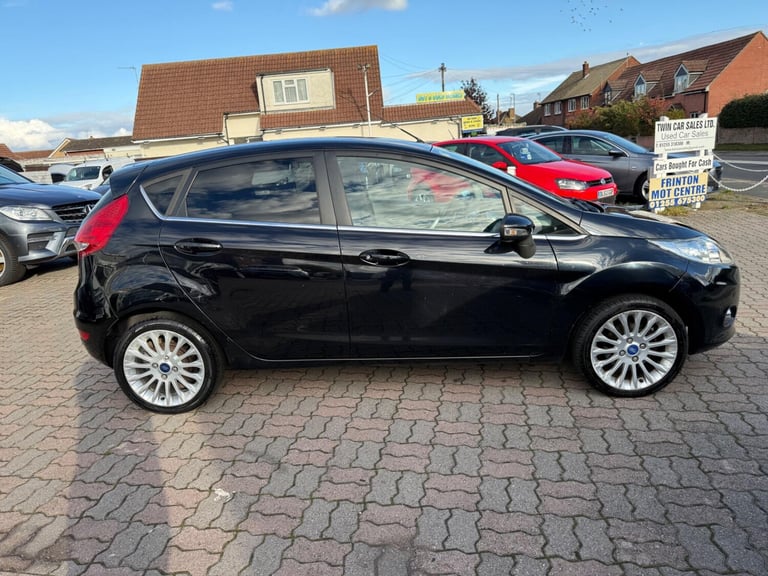 2011 Ford Fiesta 1.4 Titanium 5dr HATCHBACK Petrol Automatic