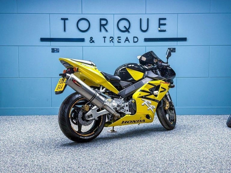 2004 53 HONDA CBR900RR FIREBLADE 954CC - AKRO EXHAUST - COLLECTOR BIKE