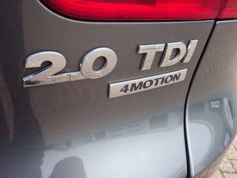 2012 Volkswagen Tiguan 2.0 TDi BlueMotion Tech SE 5dr DSG ESTATE DIESEL Automatic