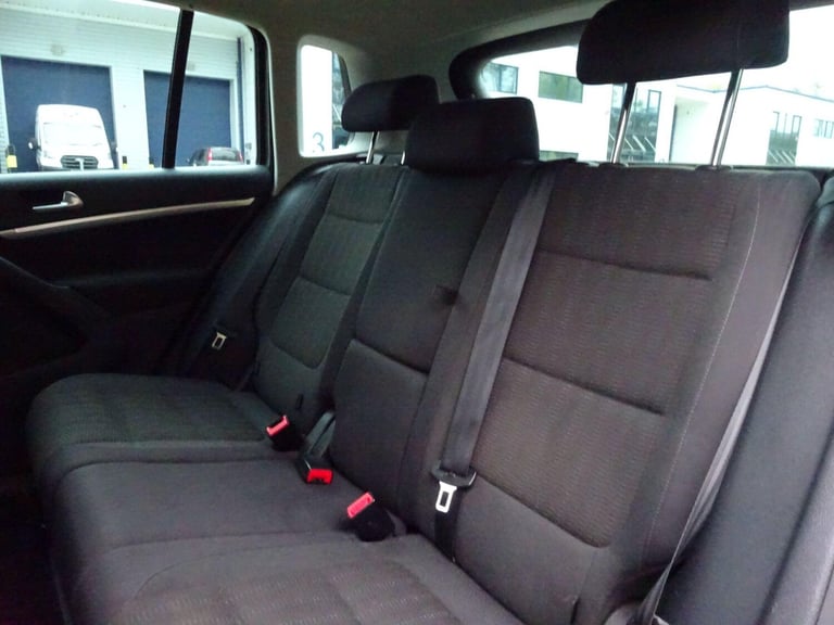 2012 Volkswagen Tiguan 2.0 TDi BlueMotion Tech SE 5dr DSG ESTATE DIESEL Automatic