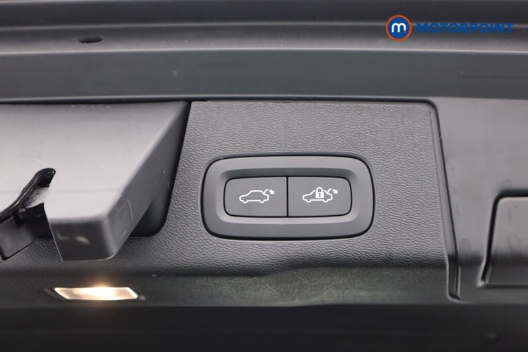 2023 Volvo XC60 2.0 B5P Ultimate Dark 5dr AWD Geartronic SUV Petrol Automatic