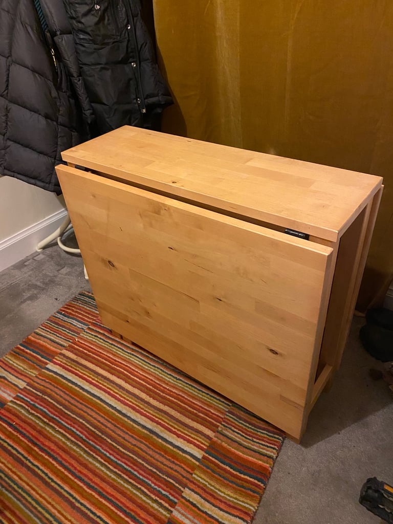 image for Extendable dining table