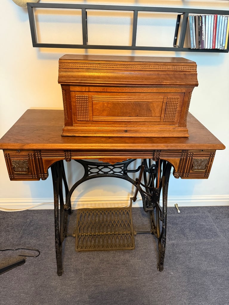 Vintage Jones cylinder shuttle treadle sewing machine