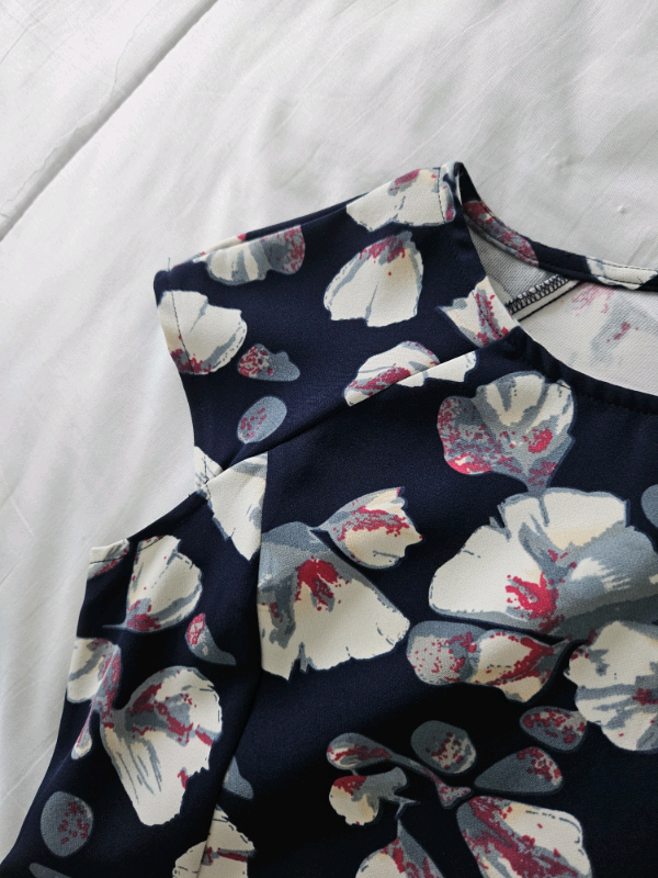 Select women's dress size 8