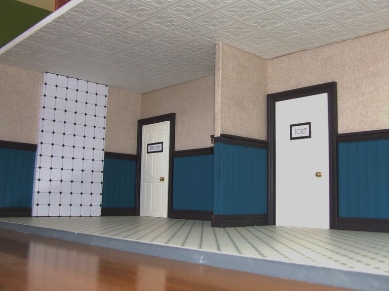 Dolls House Emporium Completed Shop/Cafe Large Suit Collector