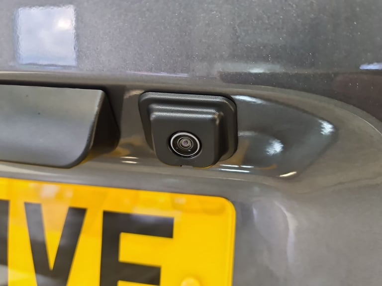 2024 Vauxhall Combo 1.5 TURBO D 2300 PRO P/V L2 H1 100 BHP LWB Panel Van Diesel Manual